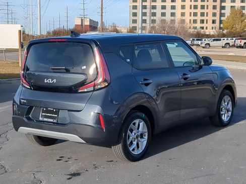 Certified 2025 Kia Soul LX w/ LX Technology Package image 5