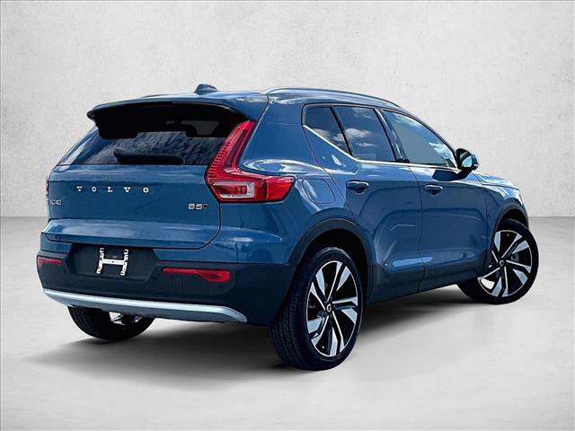 Used 2023 Volvo XC40 B5 Ultimate w/ Protection Package Premier AWD/4WD image 2