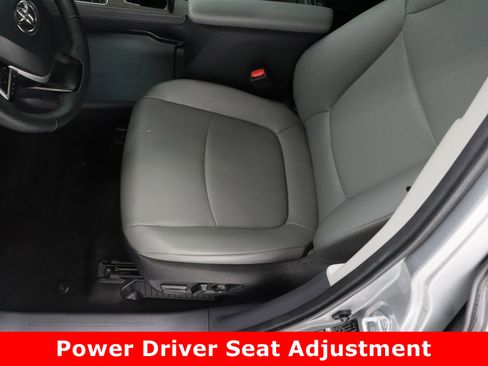 Certified 2023 Toyota Sienna XLE image 15