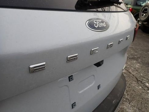 Used 2025 Ford Escape Platinum w/ Premium Technology Package image 6