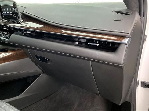 Used 2024 Cadillac Escalade Sport Platinum w/ LPO, ONYX Package image 18