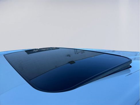 Used 2017 Toyota Highlander Limited w/ Carpet Mat Package image 10