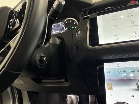 Used 2021 Land Rover Range Rover Velar R-Dynamic S image 13