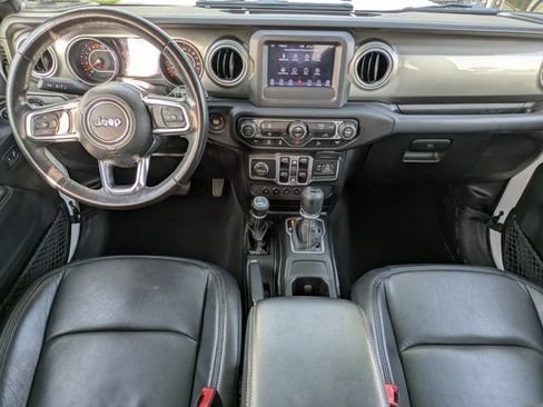Certified 2018 Jeep Wrangler Unlimited Sahara AWD/4WD image 10