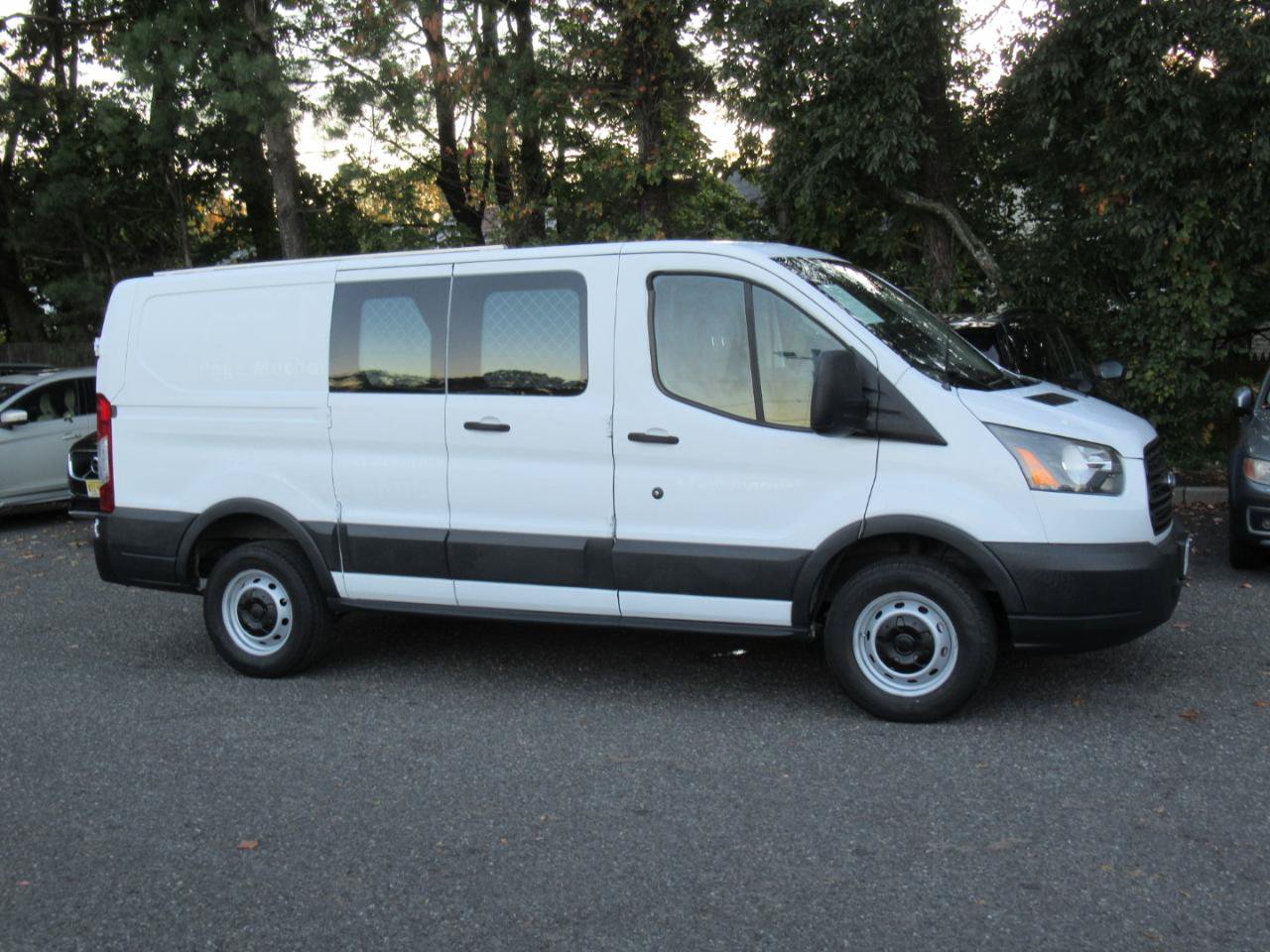 Used 2018 Ford Transit 250 130 Low Roof RWD image 7