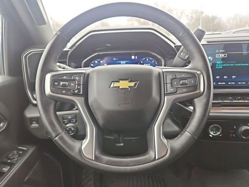 Used 2023 Chevrolet Silverado 1500 LT image 14