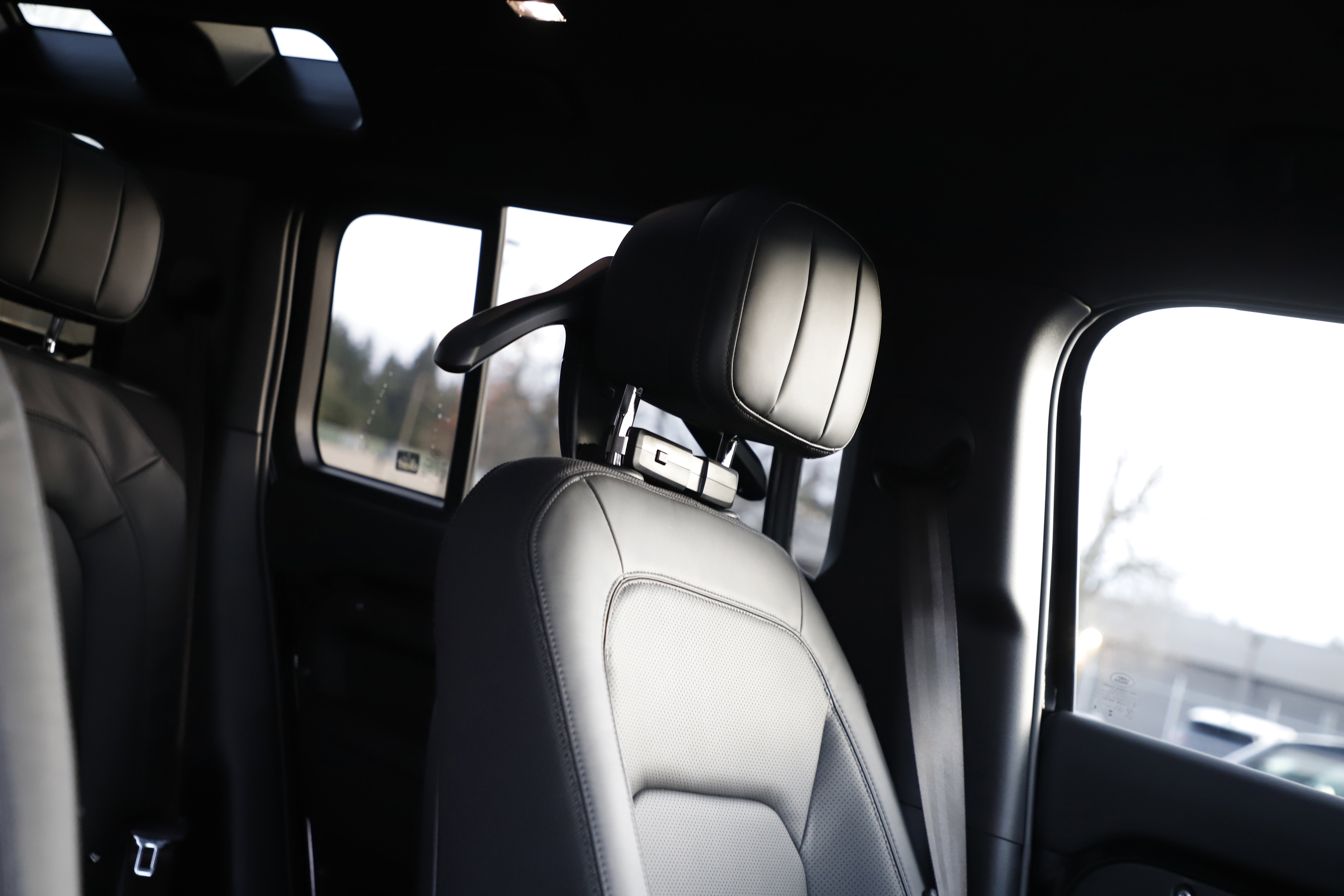 New 2025 Land Rover Defender 110 X AWD/4WD image 13