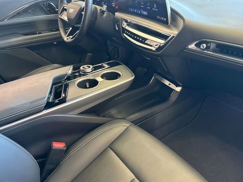 Certified 2024 Cadillac Lyriq Luxury image 16