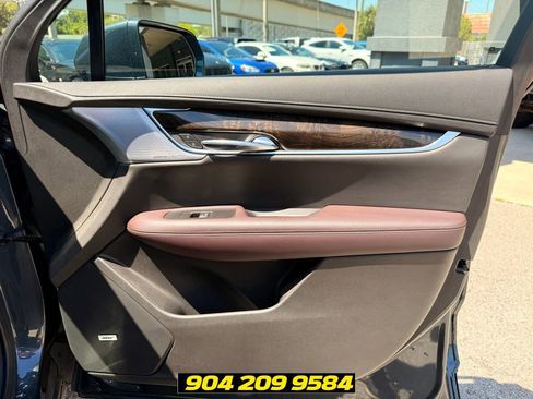 Used 2020 Cadillac XT6 Premium Luxury FWD image 35