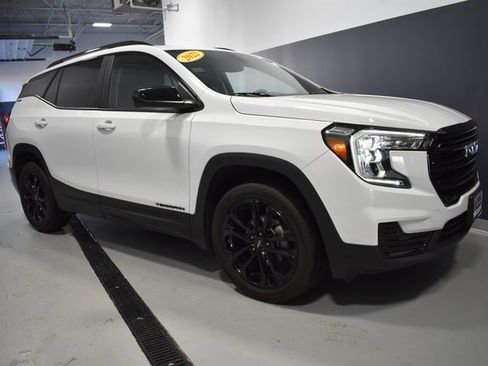 Used 2022 GMC Terrain SLE w/ Driver Convenience Package image 7
