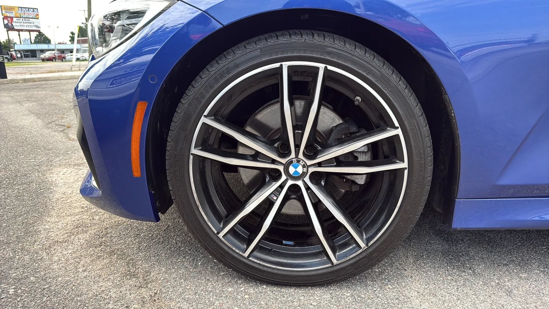 Used 2020 BMW 330i Sedan w/ M Sport Package RWD image 30
