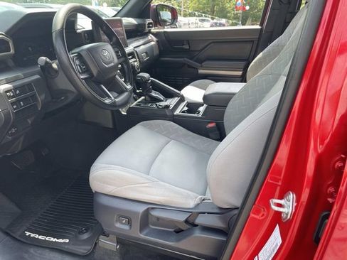 Used 2025 Toyota Tacoma SR5 AWD/4WD image 19