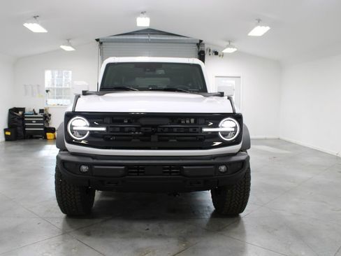 New 2025 Ford Bronco Outer Banks image 2