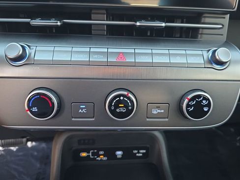 New 2026 Hyundai Kona SE image 28