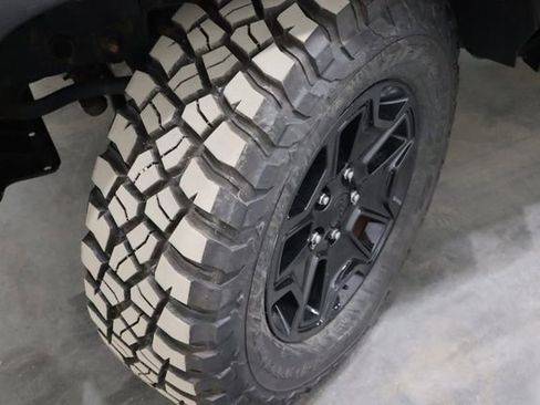 Used 2017 Jeep Wrangler Sport image 30