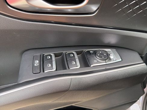Used 2025 Kia Sorento EX w/ Panoramic Sunroof Package image 12
