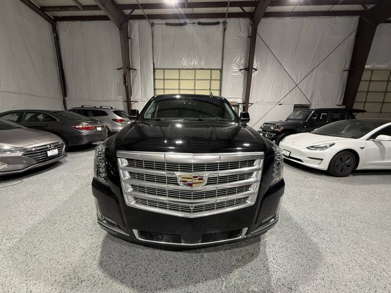 Used 2018 Cadillac Escalade Premium Luxury w/ LPO, Radiant Package AWD/4WD image 2