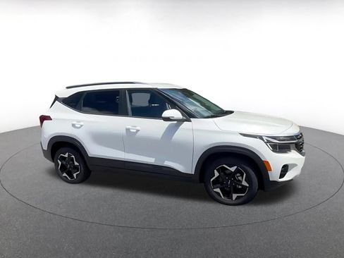 Used 2025 Kia Seltos S FWD image 2