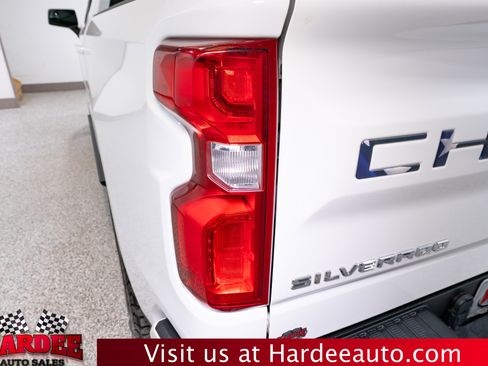 Used 2022 Chevrolet Silverado 1500 RST w/ Convenience Package II image 9