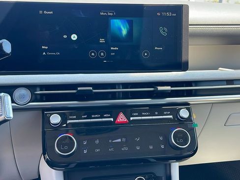 New 2025 Hyundai Tucson Limited image 17