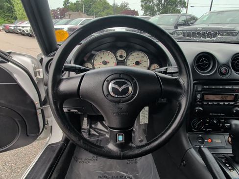 Used 2001 MAZDA MX-5 Miata RWD image 14