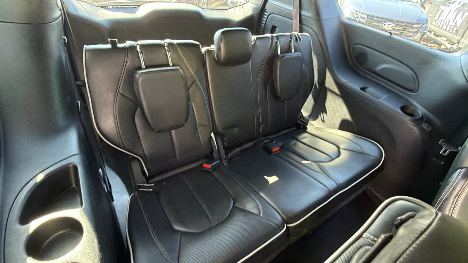 Used 2025 Chrysler Pacifica Limited FWD image 22