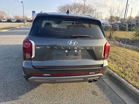 Used 2023 Hyundai Palisade SEL w/ Premium Package image 9