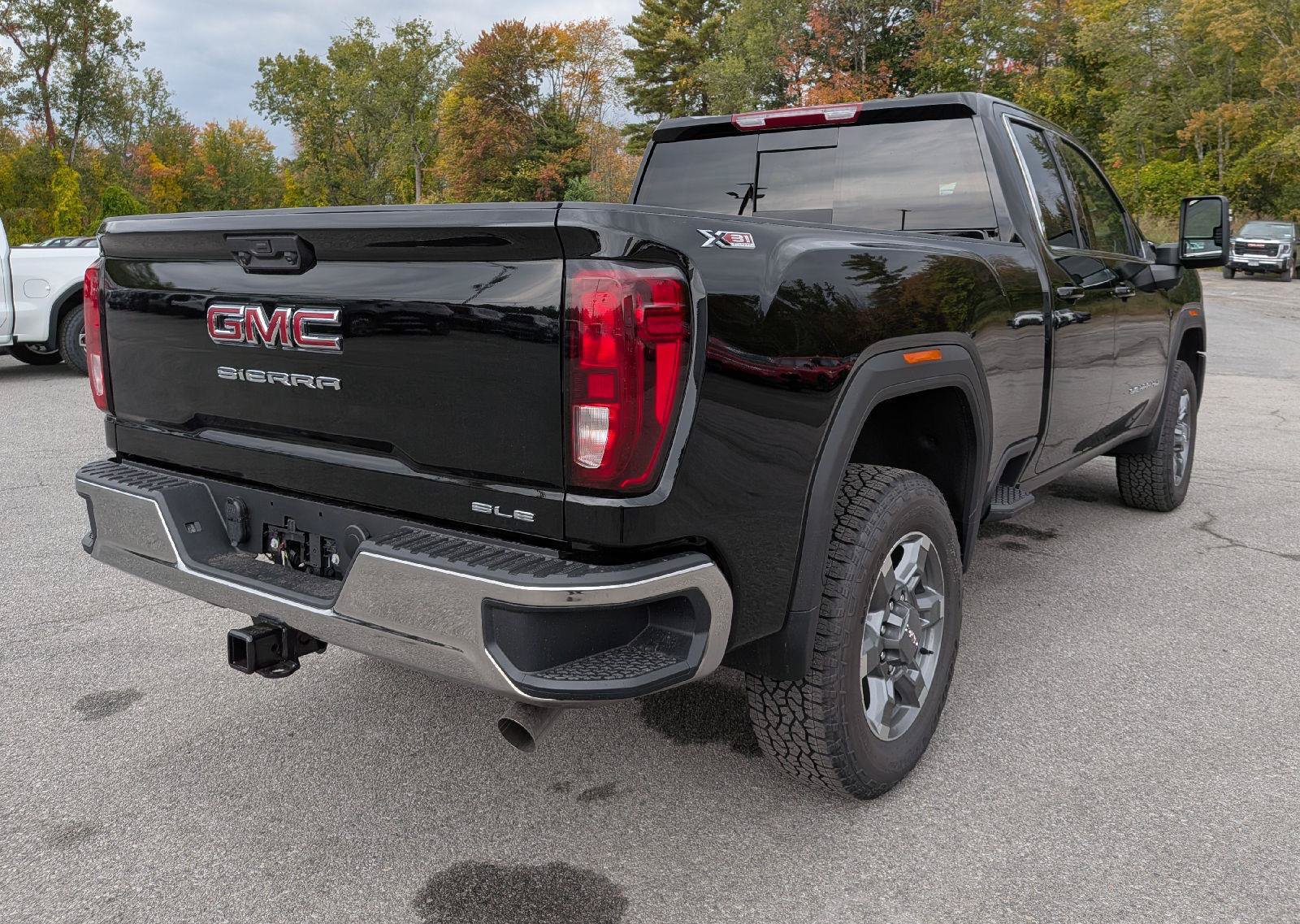 New 2026 GMC Sierra 2500 SLE w/ SLE Value Package; AWD/4WD image 8