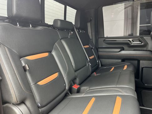Used 2024 GMC Sierra 2500 AT4 w/ AT4 Preferred Package AWD/4WD image 15