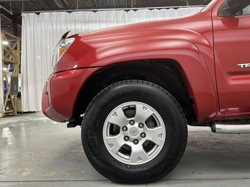 Used 2015 Toyota Tacoma 4x4 Double Cab w/ SR5 Package image 20