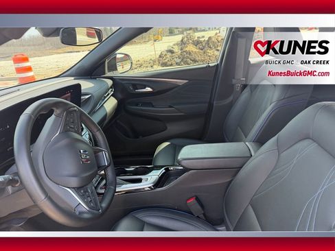 Used 2025 Buick Envista Sport Touring w/ Convenience II Package image 7