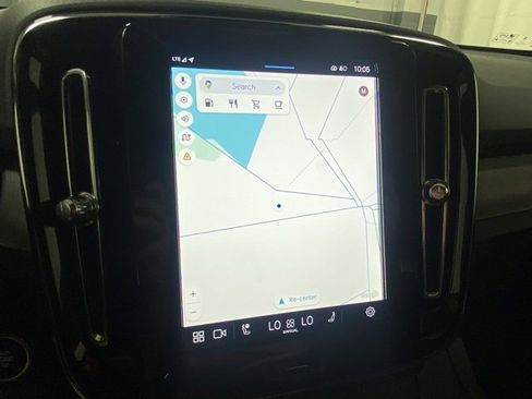 Certified 2025 Volvo XC40 B5 Ultra w/ Protection Package Premier image 18