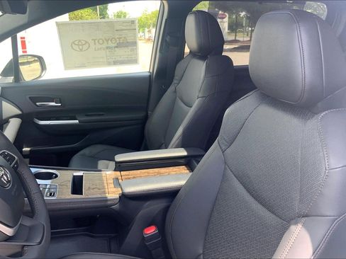 New 2026 Toyota Sienna Limited AWD/4WD image 11