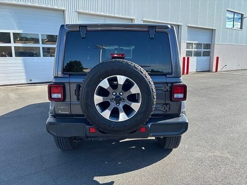 Used 2021 Jeep Wrangler Unlimited Sahara AWD/4WD image 11