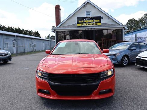 Used 2017 Dodge Charger R/T image 2
