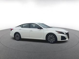 Used 2025 Nissan Altima 2.5 SV video 2