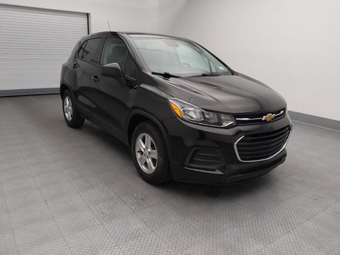Used 2020 Chevrolet Trax LS w/ Tint and Cruise Package FWD image 13