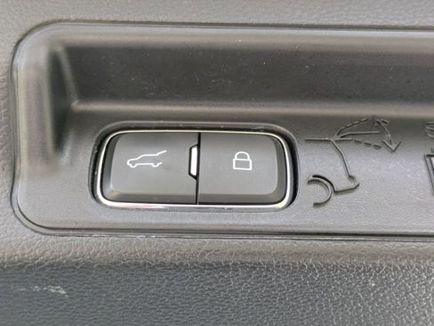 Used 2021 Ford Explorer XLT w/ Equipment Group 202A image 35