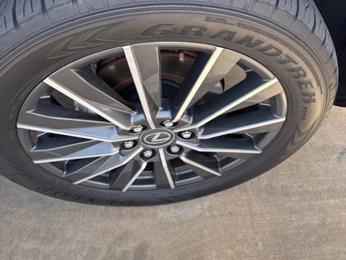 Used 2024 Lexus GX 550 image 13