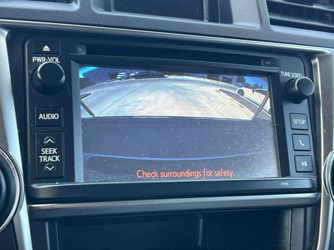 Used 2013 Toyota Highlander Plus FWD image 21