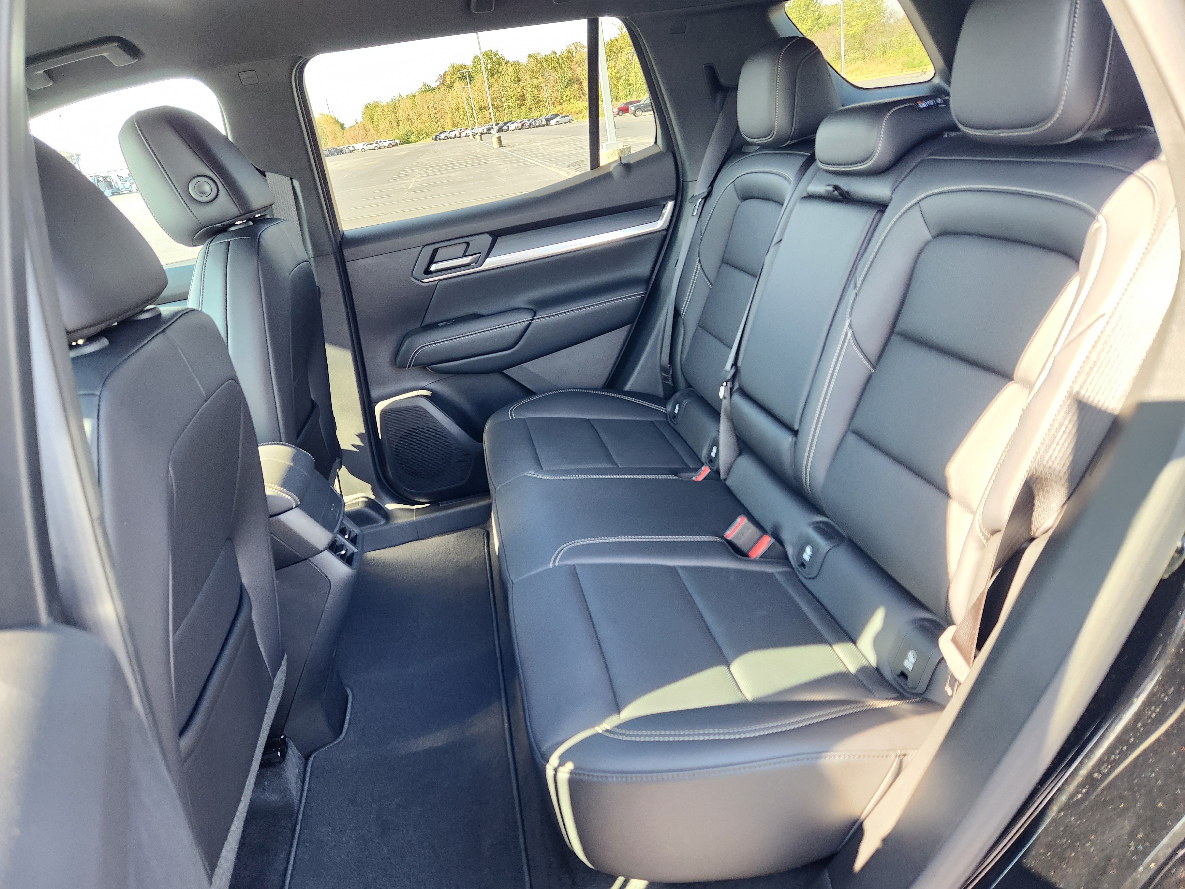 New 2027 GMC Terrain Elevation w/ Elevation Premium Package AWD/4WD image 8