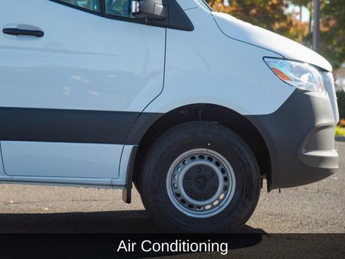 Used 2025 Mercedes-Benz Sprinter 2500 image 9