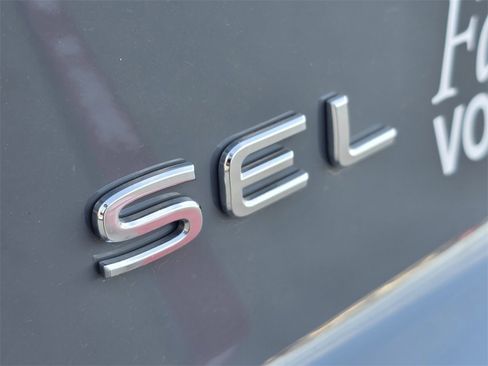 Used 2025 Volkswagen Atlas Cross Sport SEL Premium R-Line image 8