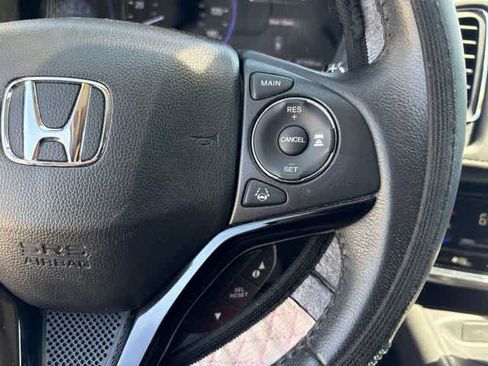 Used 2021 Honda HR-V EX-L image 13