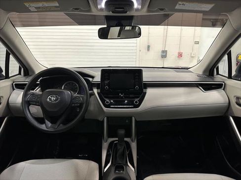 Certified 2022 Toyota Corolla Cross L FWD image 22