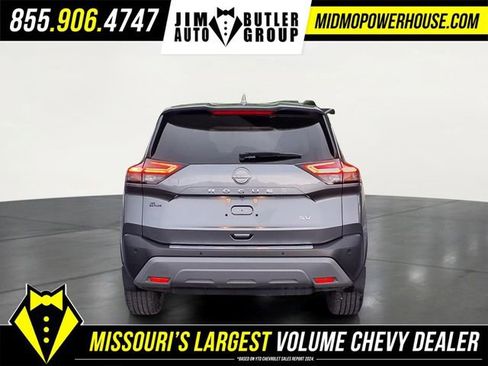 Used 2023 Nissan Rogue SV FWD image 5
