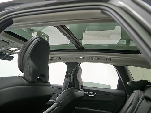 Certified 2023 Volvo XC60 B5 Plus w/ Protection Package Premier AWD/4WD image 22