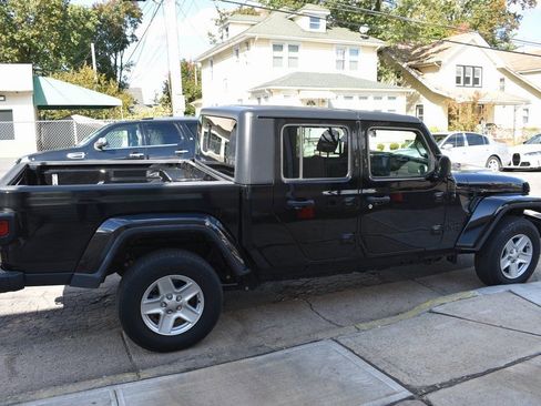 Used 2022 Jeep Gladiator Sport image 5