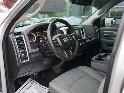 Used 2016 RAM 1500 Classic SLT AWD/4WD image 12