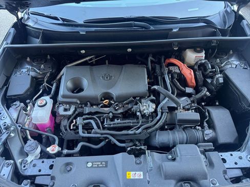 Used 2025 Toyota RAV4 LE image 31